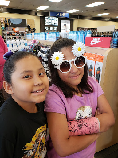 Shoe Store «Shoe Carnival», reviews and photos, 4340 13th Ave S, Fargo, ND 58103, USA