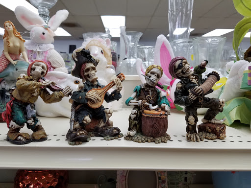 Thrift Store «Goodwill Retail Store & Donation Center», reviews and photos, 530 E Los Angeles Ave, Simi Valley, CA 93065, USA