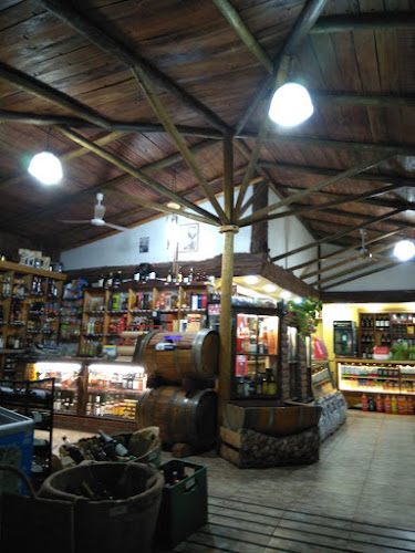 Opiniones de Botillería y Distribuidora " El Bodegon" en Chimbarongo - Centro comercial