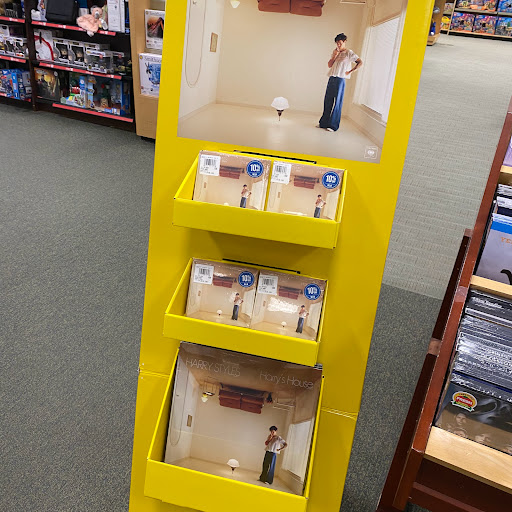 Book Store «Barnes & Noble», reviews and photos, 25 Hazard Ave # 4, Enfield, CT 06082, USA