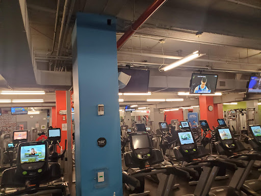 Gym «Blink Fitness Parkchester», reviews and photos, 1380 Metropolitan Ave, Bronx, NY 10462, USA