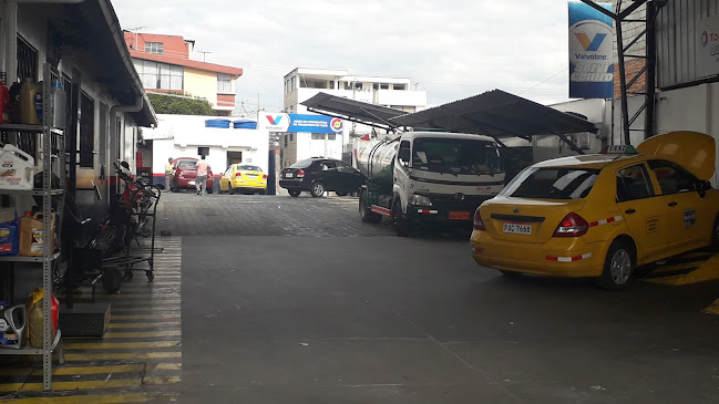 Opiniones de Union De Cooperativas De Taxistas en Quito - Servicio de taxis
