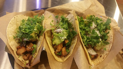 Mexican Restaurant «QDOBA Mexican Eats», reviews and photos, 2202 Main St, Carol Stream, IL 60188, USA