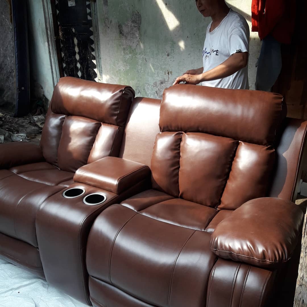 Nenci Sofa: Jasa Service Sofa & Springbed Photo