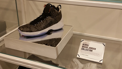 Shoe Store «Footaction», reviews and photos, 32 S State St, Chicago, IL 60603, USA