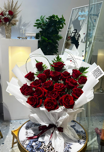 فراشة الجوري 