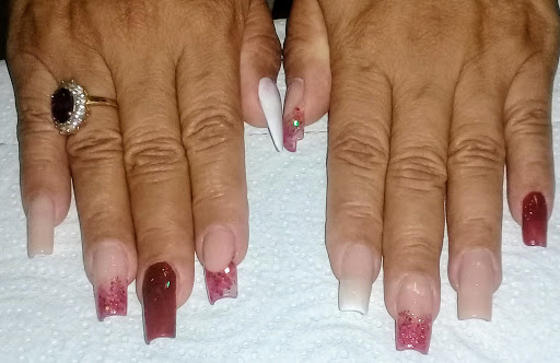 Chicas Nails, Salon de uñas