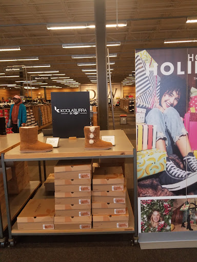 Shoe Store «DSW Designer Shoe Warehouse», reviews and photos, 1065 Woodland Rd, Reading, PA 19610, USA