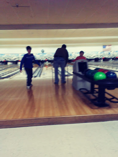 Bowling Alley «Classic Bowling Center», reviews and photos, 75 Huffaker Rd NW, Rome, GA 30165, USA
