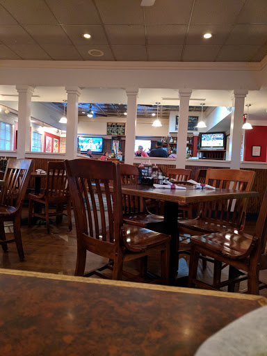 Barbecue Restaurant «Red Hot & Blue-Fairfax, VA», reviews and photos, 4150 Chain Bridge Rd, Fairfax, VA 22030, USA