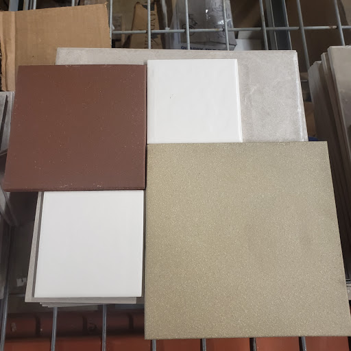 Building Materials Store «Habitat For Humanity ReStore Elgin», reviews and photos, 800 N State St, Elgin, IL 60123, USA