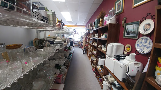 Thrift Store «Treasures Galore The Indoor Garage Sale Thrift Store», reviews and photos, 1964 Rahncliff Ct #800, Eagan, MN 55122, USA