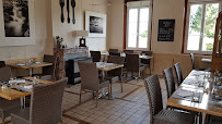 Atmosphère du Restaurant français Restaurant Le Coq Gaulois à Morvillers-Saint-Saturnin - n°7