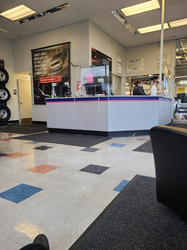 Tire Shop «Firestone Complete Auto Care», reviews and photos, 1145 Tolland Turnpike, Manchester, CT 06042, USA