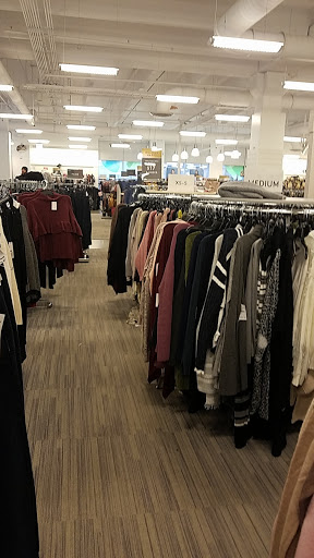 Department Store «Nordstrom Rack Lincoln Park», reviews and photos, 1551 N Sheffield Ave, Chicago, IL 60642, USA