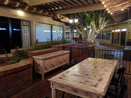 Shopping Mall «Town and Country Shopping Center», reviews and photos, 2021 E Camelback Rd, Phoenix, AZ 85016, USA