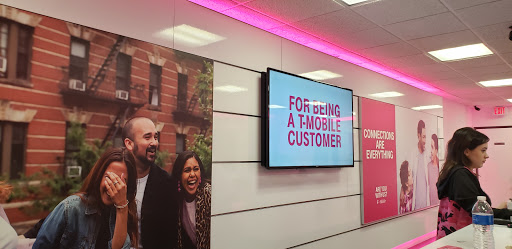 Cell Phone Store «T-Mobile», reviews and photos, 19615 Mack Ave, Grosse Pointe, MI 48236, USA