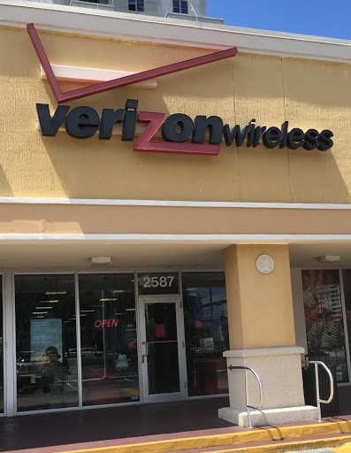 Cell Phone Store «Verizon Wireless Galleria», reviews and photos, 2587 E Sunrise Blvd, Fort Lauderdale, FL 33304, USA