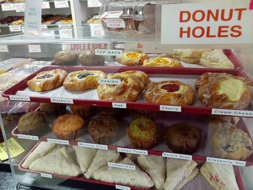 Donut Shop «Apple Fritter Donut Shop», reviews and photos, 741 E 9 Mile Rd, Ferndale, MI 48220, USA