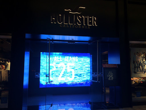 Clothing Store «Hollister Co.», reviews and photos, 3000 184th St SW Ste 336, Lynnwood, WA 98037, USA