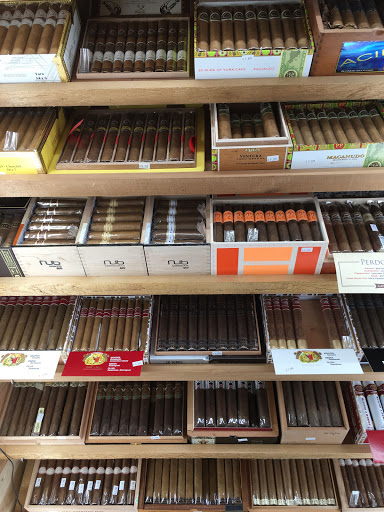 Tobacco Shop «GM Tobacco & Super Vapor», reviews and photos, 3250 W Pleasant Run Rd #100, Lancaster, TX 75146, USA