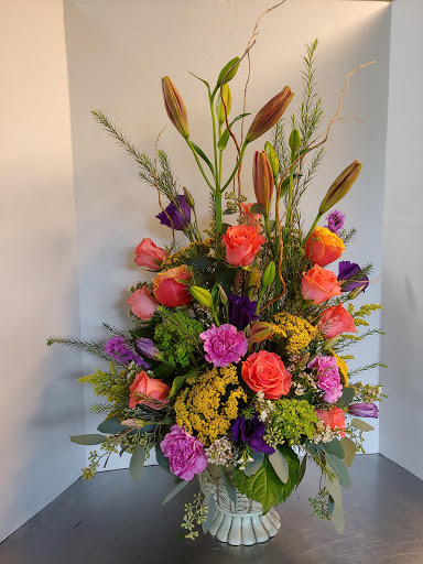 Florist «Marion Smith Florist», reviews and photos, 5904 7th St, Zephyrhills, FL 33542, USA