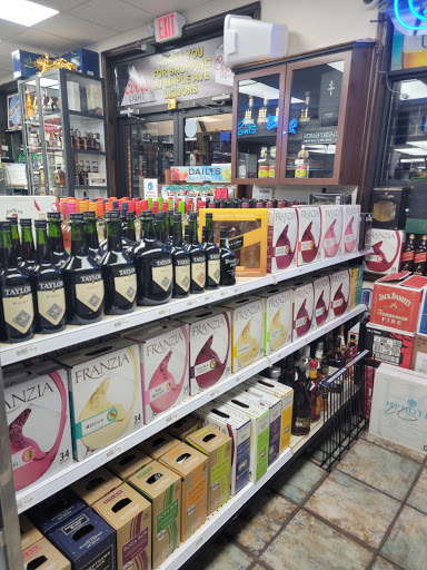 Liquor Store «Maple Ave Liquors & Wines», reviews and photos, 871 Maple Ave, Hartford, CT 06114, USA