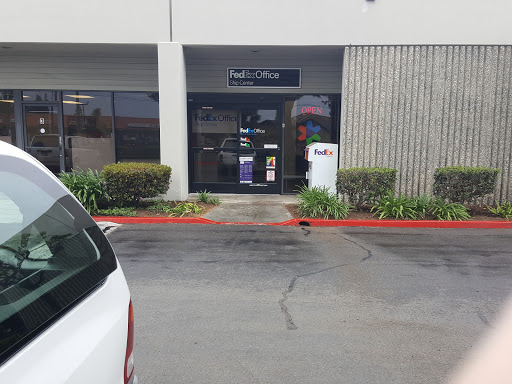 Shipping and Mailing Service «FedEx Office Ship Center», reviews and photos, 11542 Knott St Suite 4, Garden Grove, CA 92841, USA