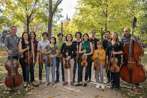 Les Petits Violons