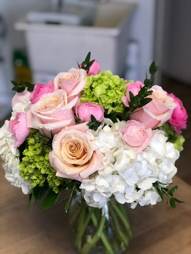 G T Florist, 125 Charles St, Boston, MA 02114, USA, 