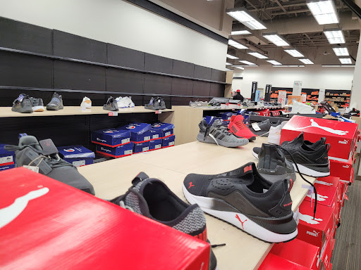 Shoe Store «Off Broadway Shoe Warehouse», reviews and photos, 125 Great Mall Dr, Milpitas, CA 95035, USA