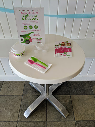 Frozen Yogurt Shop «sweetFrog», reviews and photos, 34 Shunpike Rd #28, Cromwell, CT 06416, USA