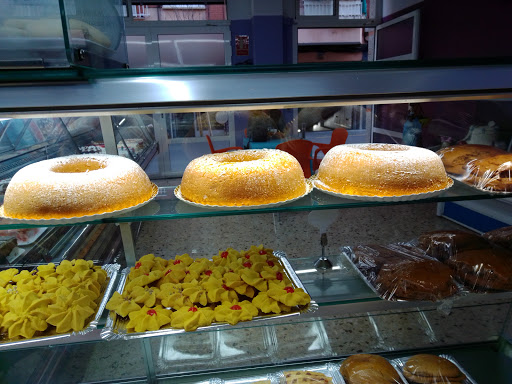Reposteria Medina (Delicias del Caribe) en L'Hospitalet de Llobregat, Barcelona