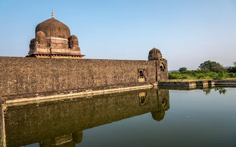 Darya Khan's Tomb image