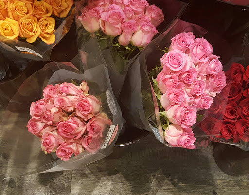 Grocery Store «Safeway», reviews and photos, 1801 W 11th St, Tracy, CA 95376, USA