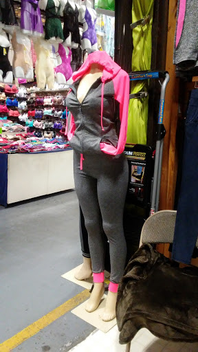 Shopping Mall «Los Amigos Mall», reviews and photos, 307 E Jefferson Blvd, Los Angeles, CA 90011, USA