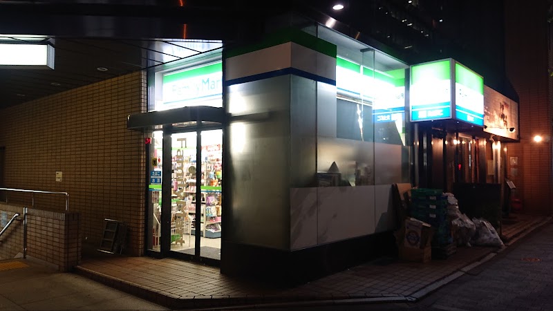 ファミリーマート 神谷町駅前店