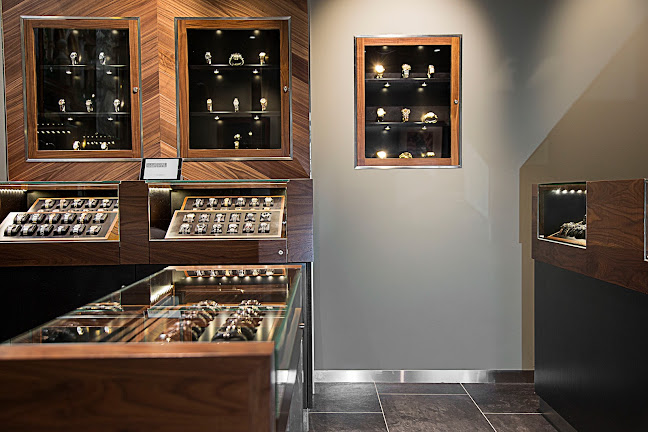 Watchfinder & Co., Leeds (Appointment Only) Open Times