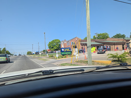 Screaming Eagle Express Car Warsh en Gallatin