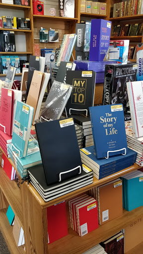 Book Store «Half Price Books», reviews and photos, 7805 Leary Way NE, Redmond, WA 98052, USA