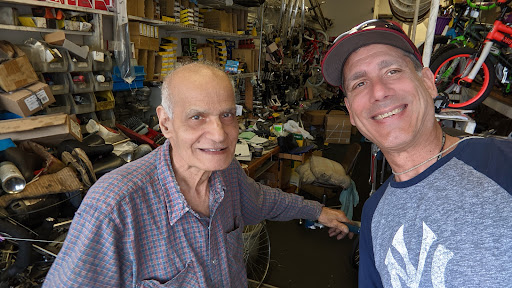 Bicycle Store «Lynbrook Bicycles», reviews and photos, 224 Merrick Rd, Lynbrook, NY 11563, USA