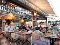 Atmosphère du Restaurant NOUVEAU PROPRIÉTAIRE LA VILLA MARINE à Saint-Cyr-sur-Mer - n°14