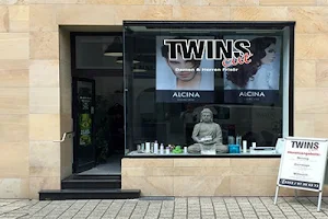 Twins Cut image