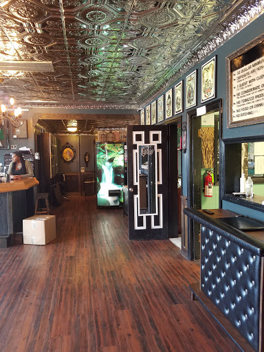 Tattoo Shop «No Egrets Tattoo Studios», reviews and photos, 1128 College St, Clarksville, TN 37040, USA