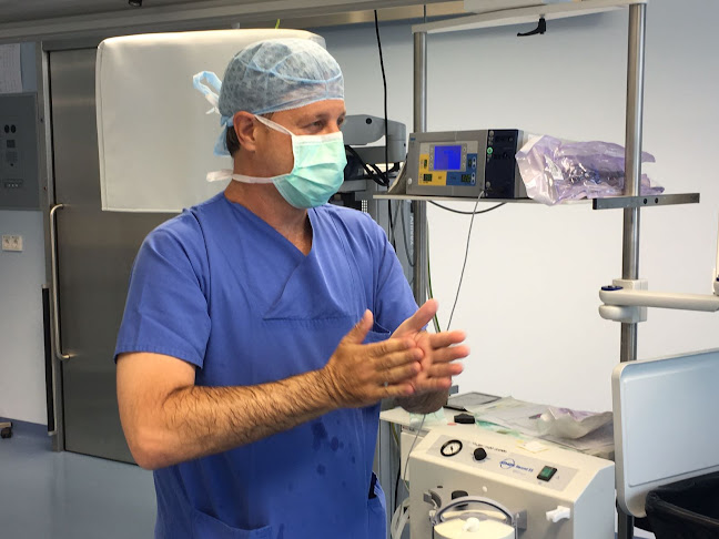 Dr. med. Karl Schuhmann - Privatpraxis für Plastische / Ästhetische Chirurgie & Handchirurgie - Reinach