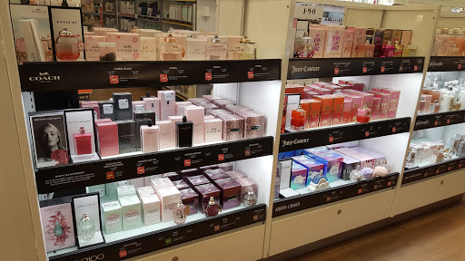 Hair Salon «Ulta Beauty», reviews and photos, 24235 Magic Mountain Pkwy, Valencia, CA 91355, USA