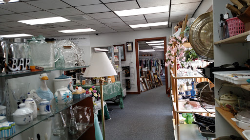 Thrift Store «Arc Thrift Store», reviews and photos, 7400 N Oak Trafficway, Gladstone, MO 64118, USA