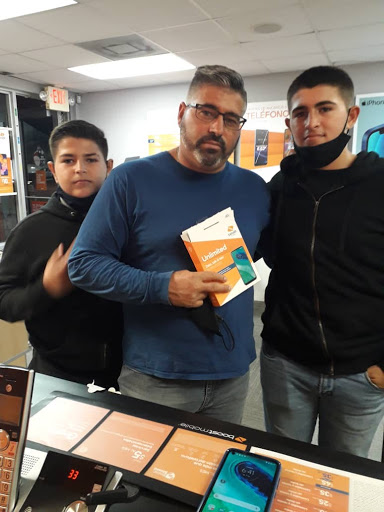 Telecommunications Service Provider «Boost Mobile Store by JM Cell LLC», reviews and photos, 105 S Federal Hwy #4, Dania Beach, FL 33004, USA