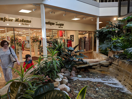 Shopping Mall «Oak Mill Mall», reviews and photos, 7900 N Milwaukee Ave, Niles, IL 60714, USA