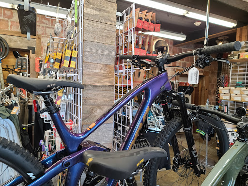 Bicycle Store «Bonney Lake Bicycle Shop of Sumner», reviews and photos, 1406 Main St, Sumner, WA 98390, USA